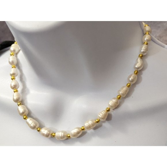 Pearl And Gold Bead Necklace - Picture 3 of 4